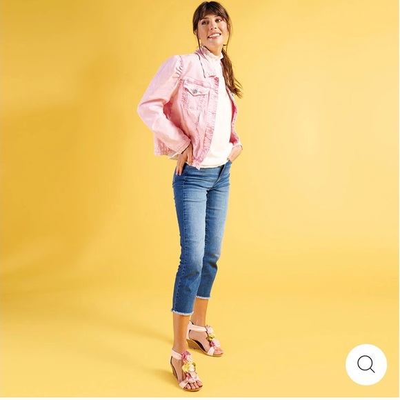 Feminine flirty wedge sandals—perfect for summer! - Picture 2 of 12